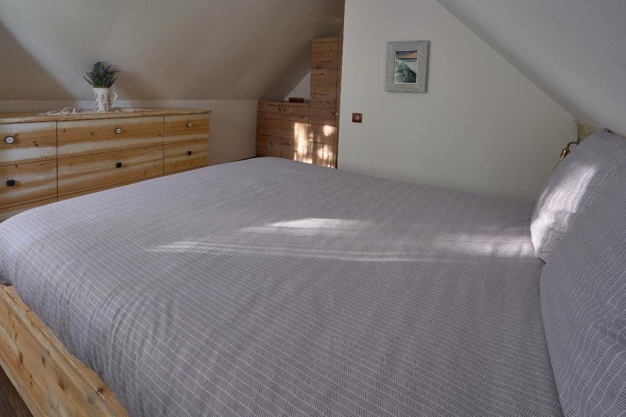 Walnut Tree Cottage Săcele Екстериор снимка