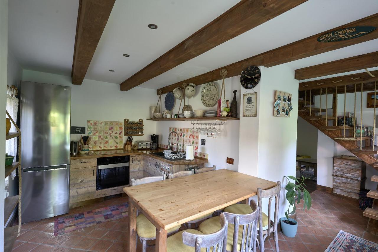 Walnut Tree Cottage Săcele Екстериор снимка