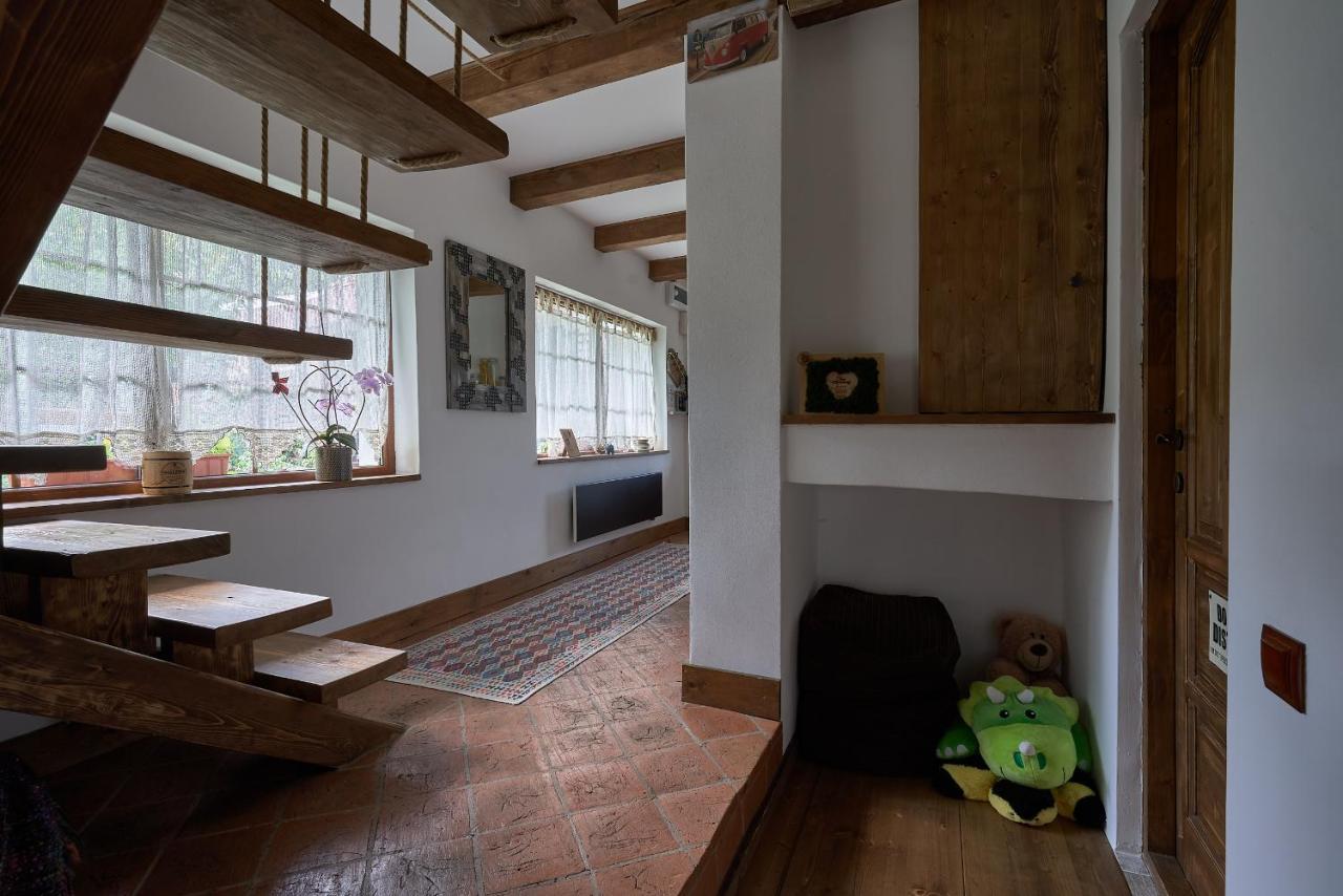Walnut Tree Cottage Săcele Екстериор снимка